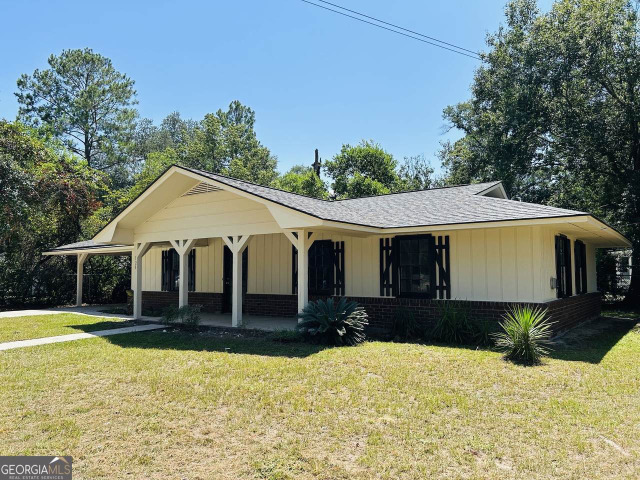 124 Alexander Avenue - Photo 1