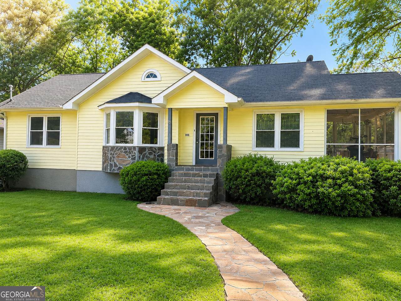 906 Mclaurin Street - Photo 1