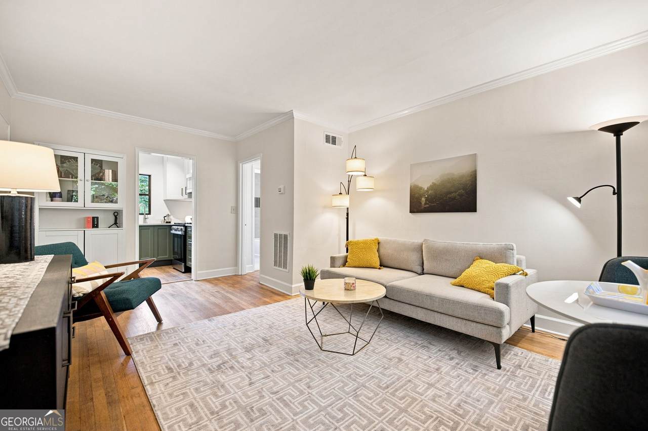 692 Argonne Avenue - Photo 1