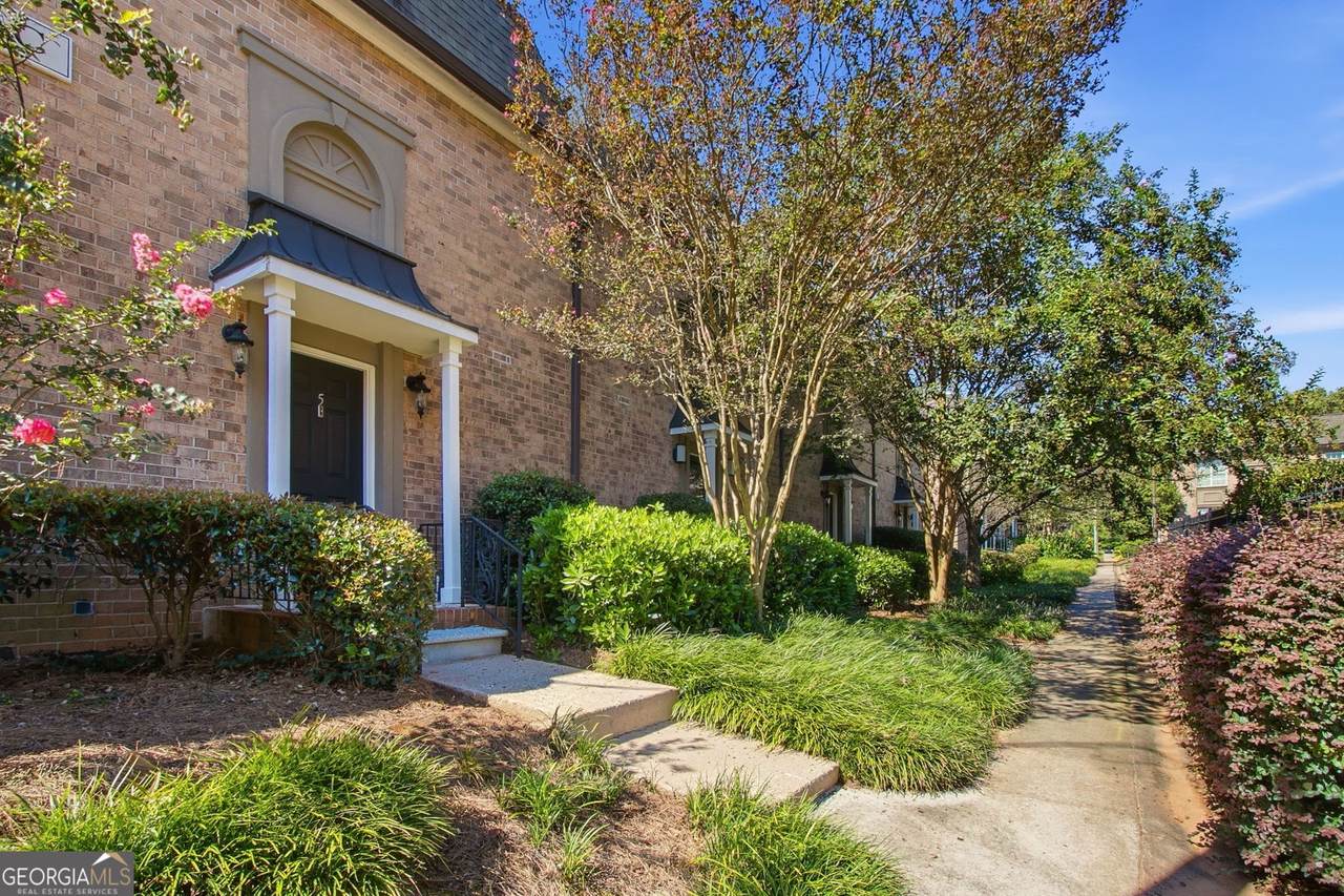 6980 Roswell Road - Photo 1