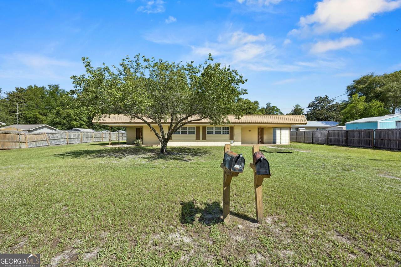 411 Martin Street - Photo 1