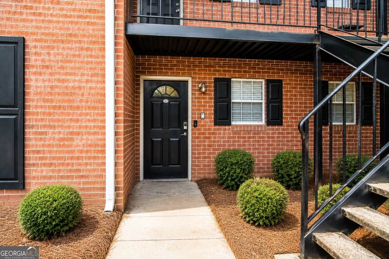 1055 Baxter Street - Photo 1
