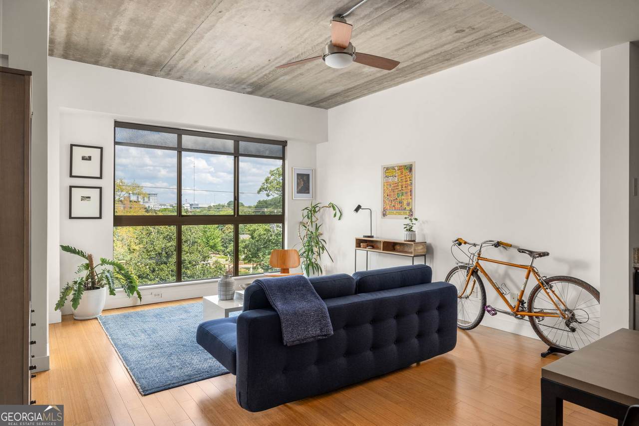 563 Memorial Drive - Photo 1