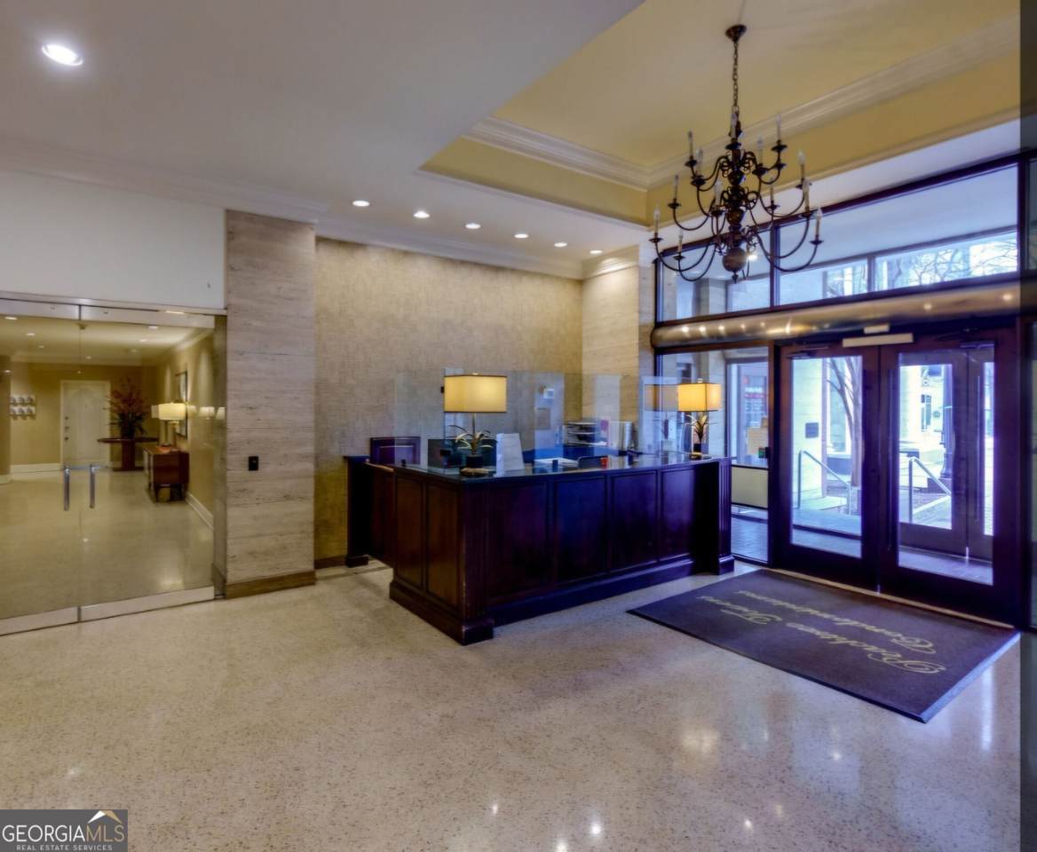 300 Peachtree St 21 J - Photo 1