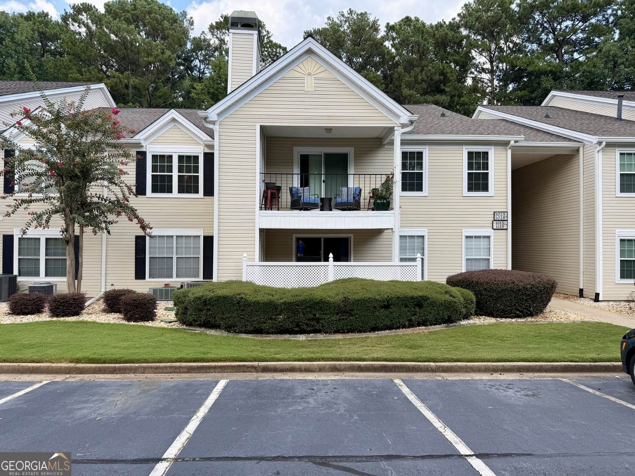 1015 Ridgefield Drive - Photo 1
