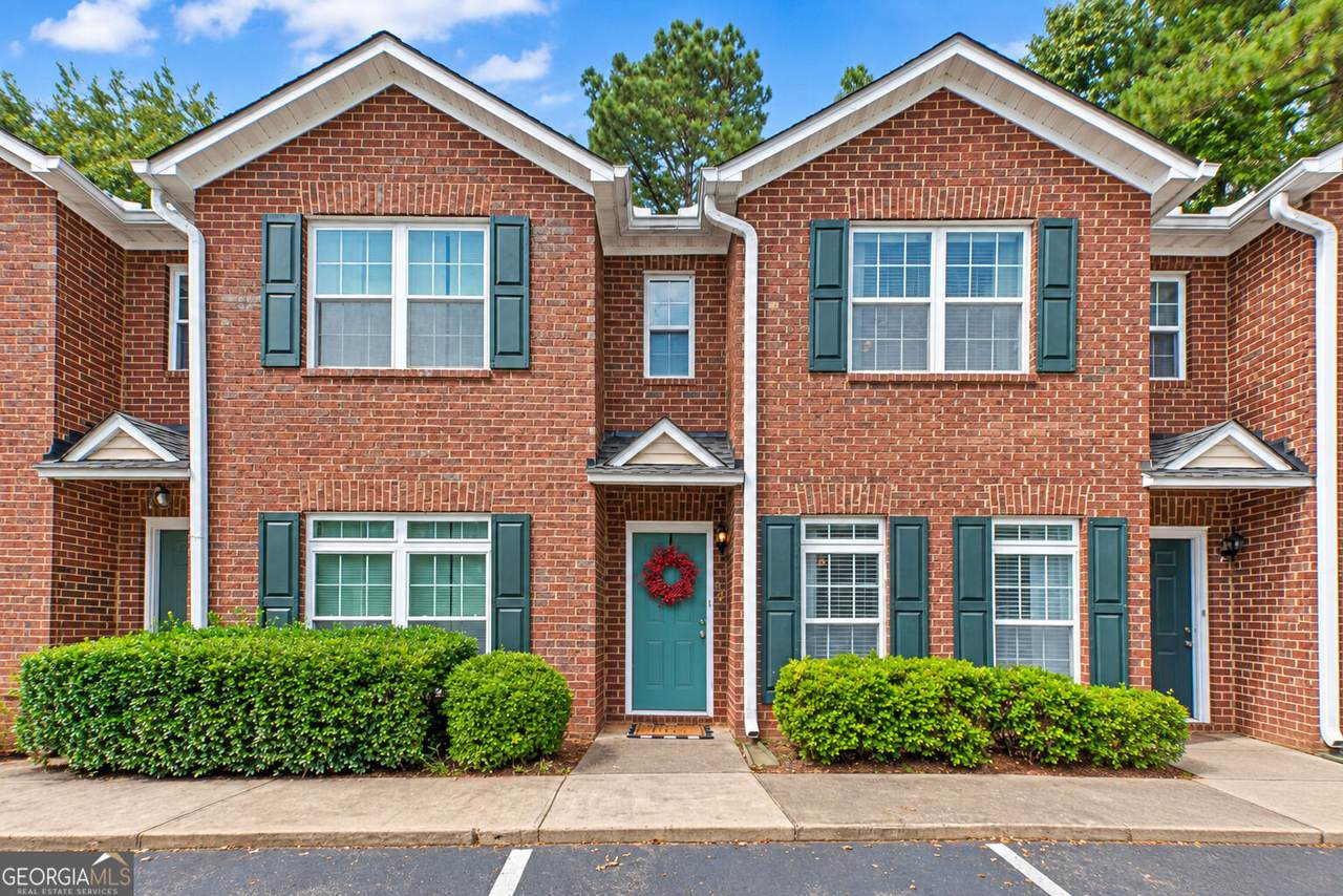 637 Huntington Road - Photo 1