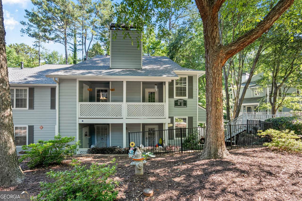 3960 Riverlook Parkway - Photo 1
