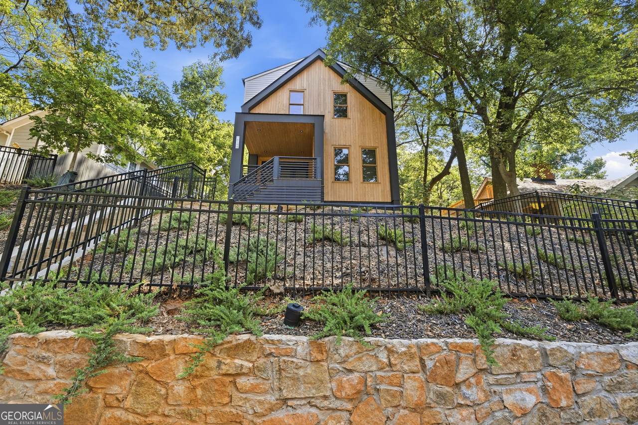 1010 Boulevard - Photo 1