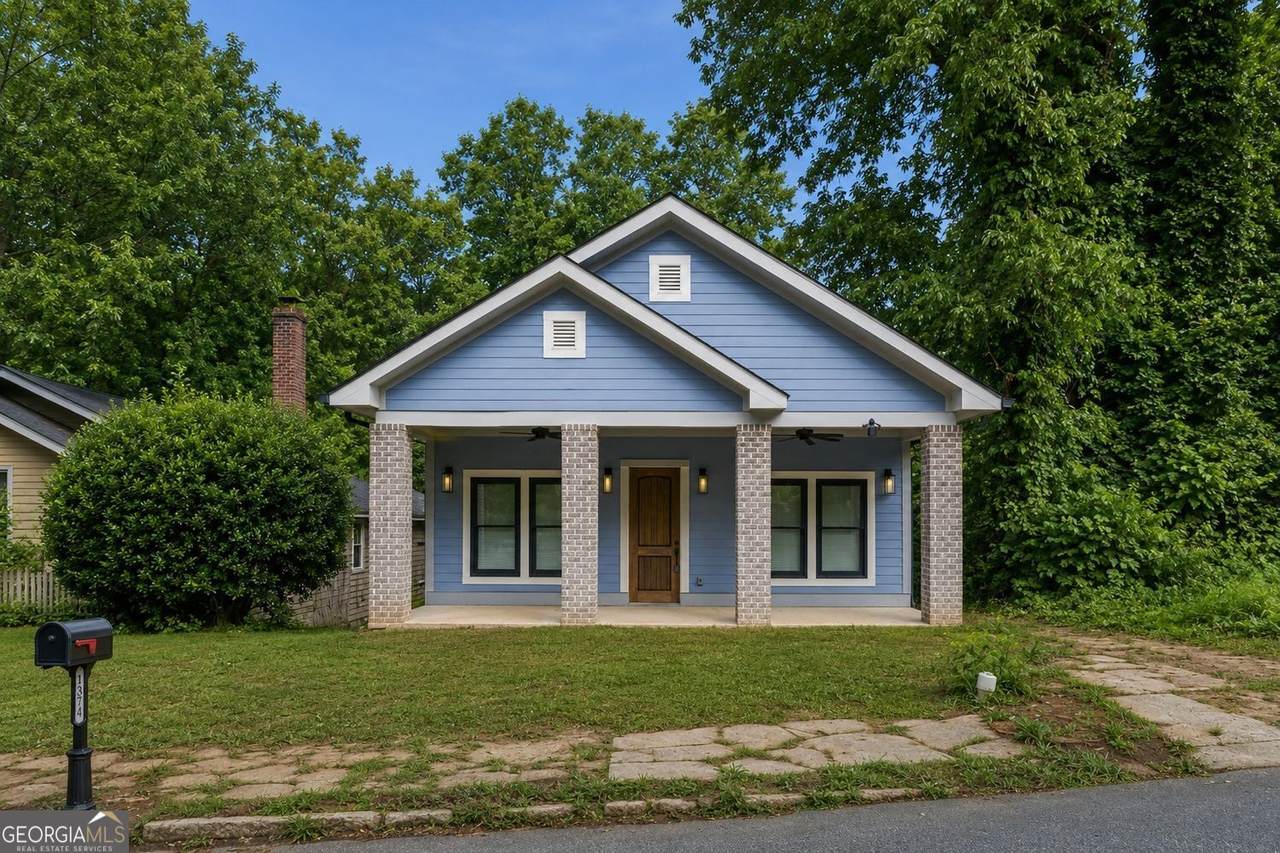 369 Hopkins Street - Photo 1