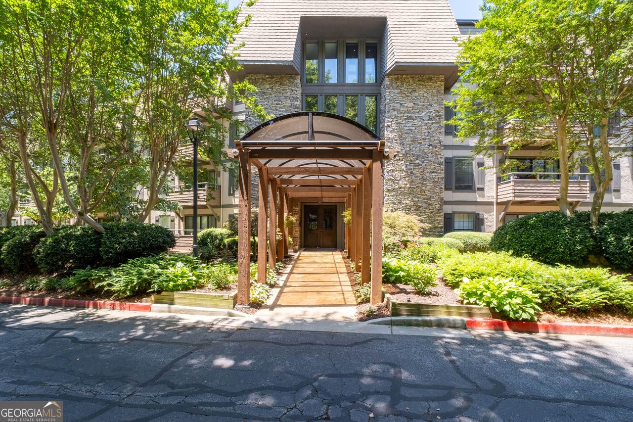 1120 Highland Bluff Drive - Photo 1