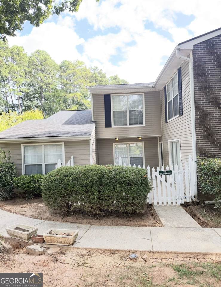 562 Trillum Court - Photo 1