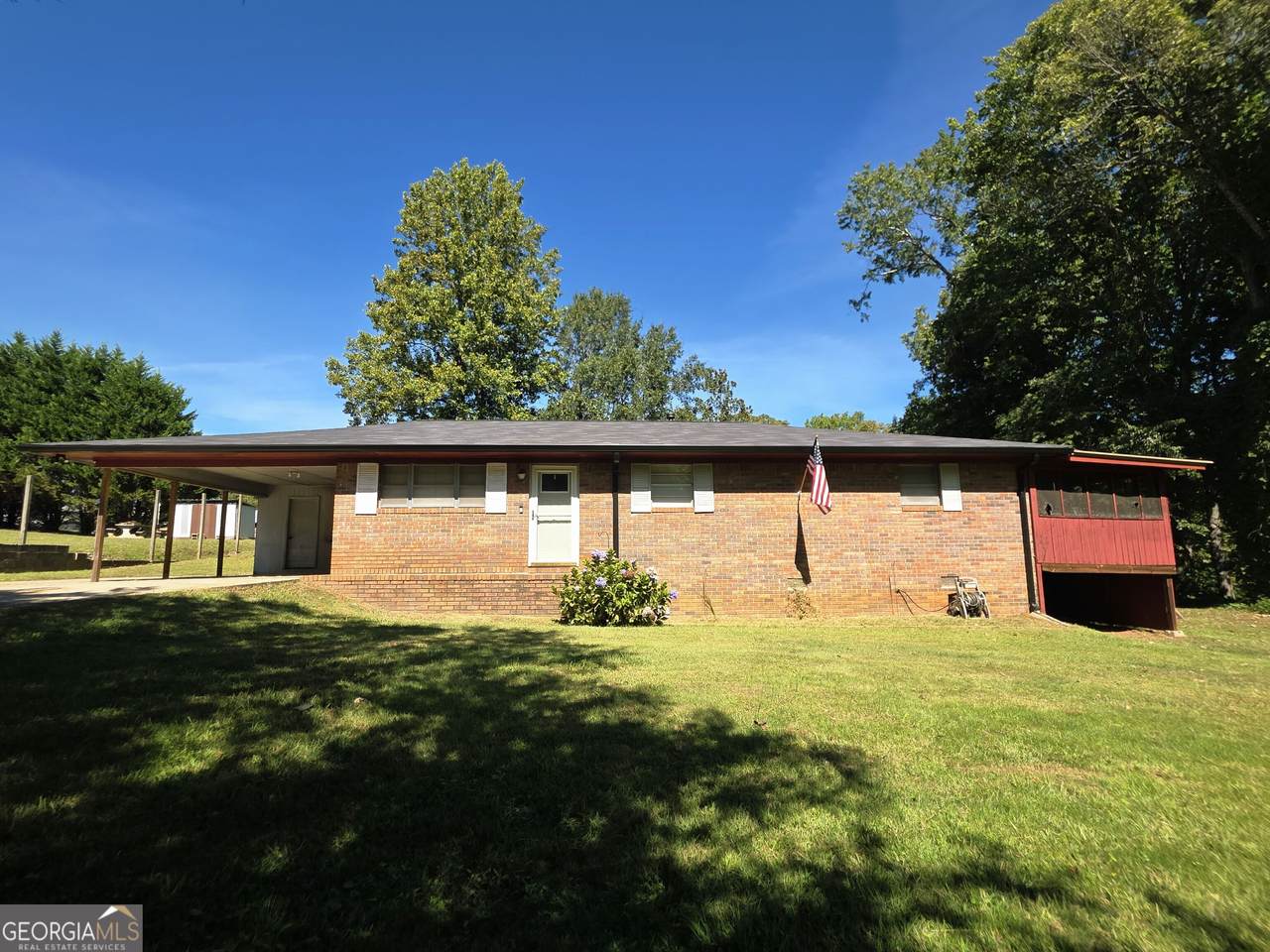 223 Lakeview Drive - Photo 1