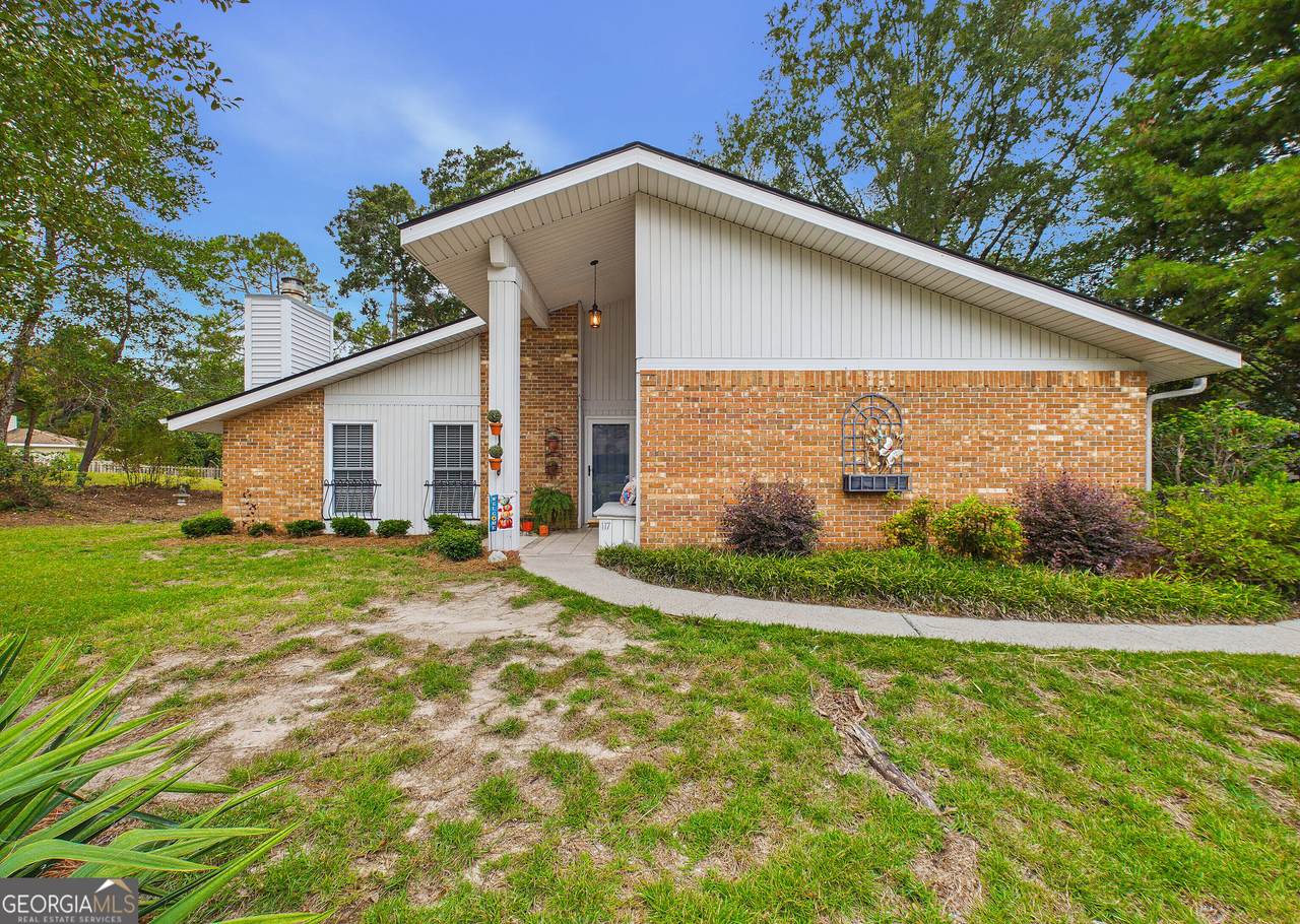 117 Lake Front Drive - Photo 1