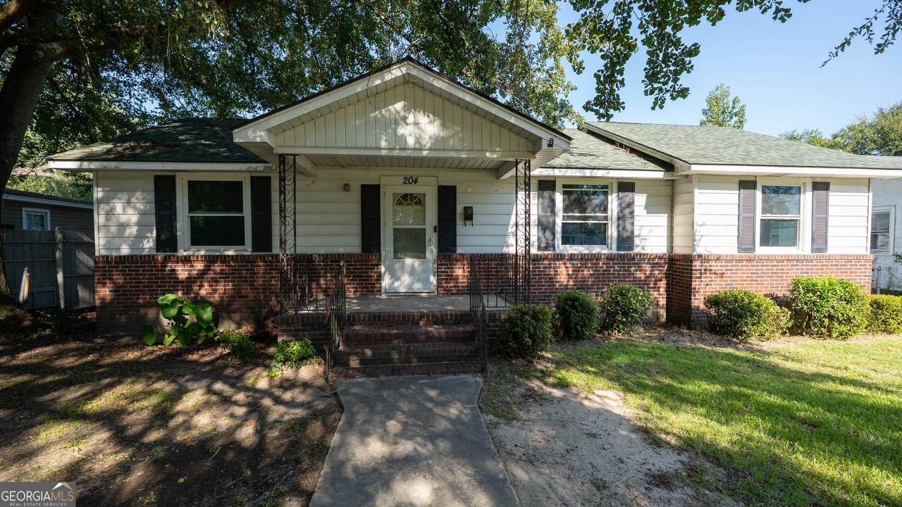 204 Commonwealth Avenue - Photo 1