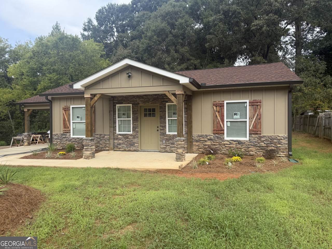 416 Robin Hood Road - Photo 1