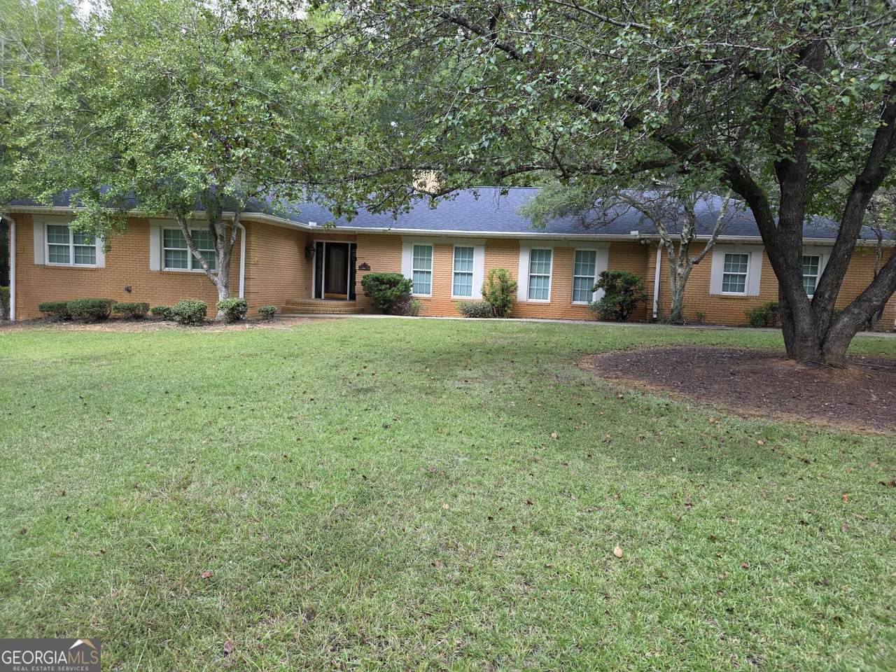 350 Castlegate Road - Photo 1