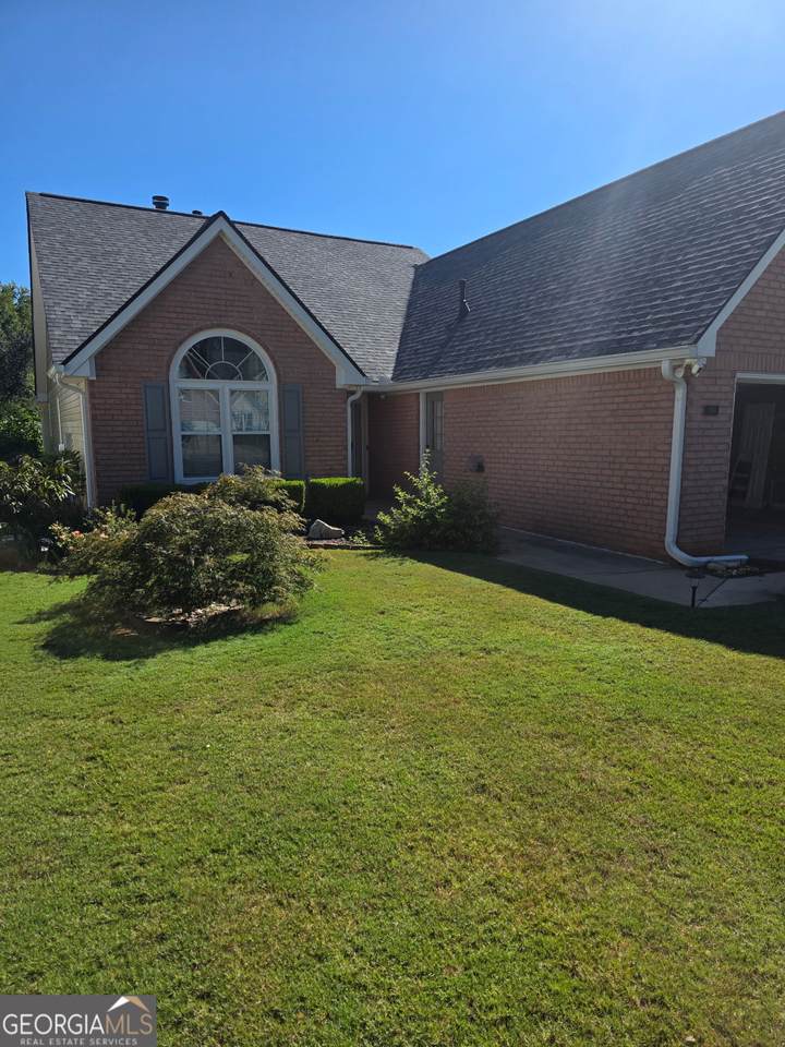 390 Fairway Court - Photo 1
