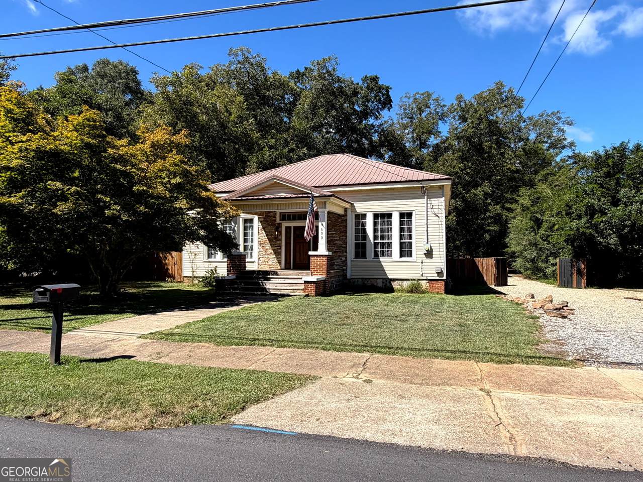 609 Greenwood Street - Photo 1