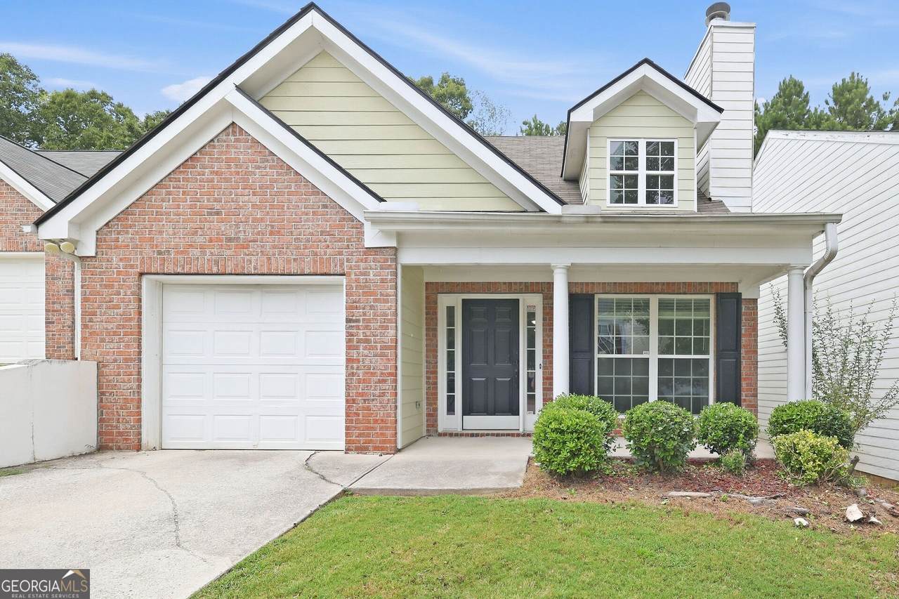 4621 Ravenwood Loop - Photo 1