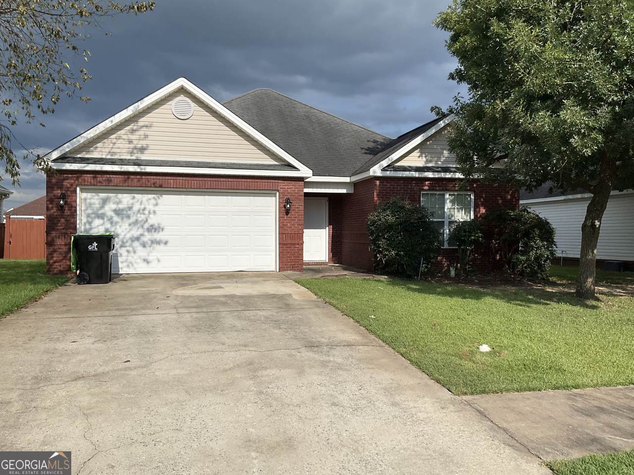 305 Manchester Lane - Photo 1