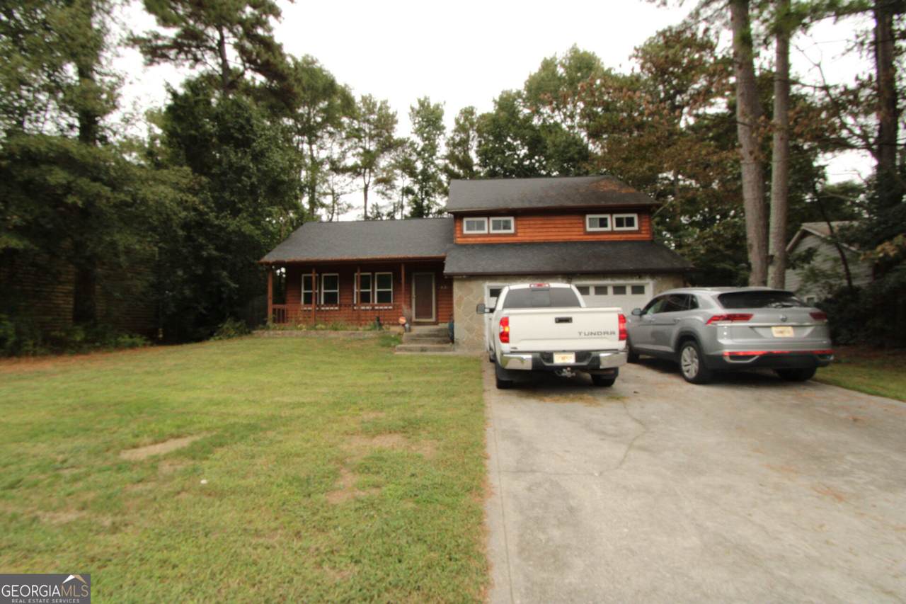 832 Chapman Circle - Photo 1