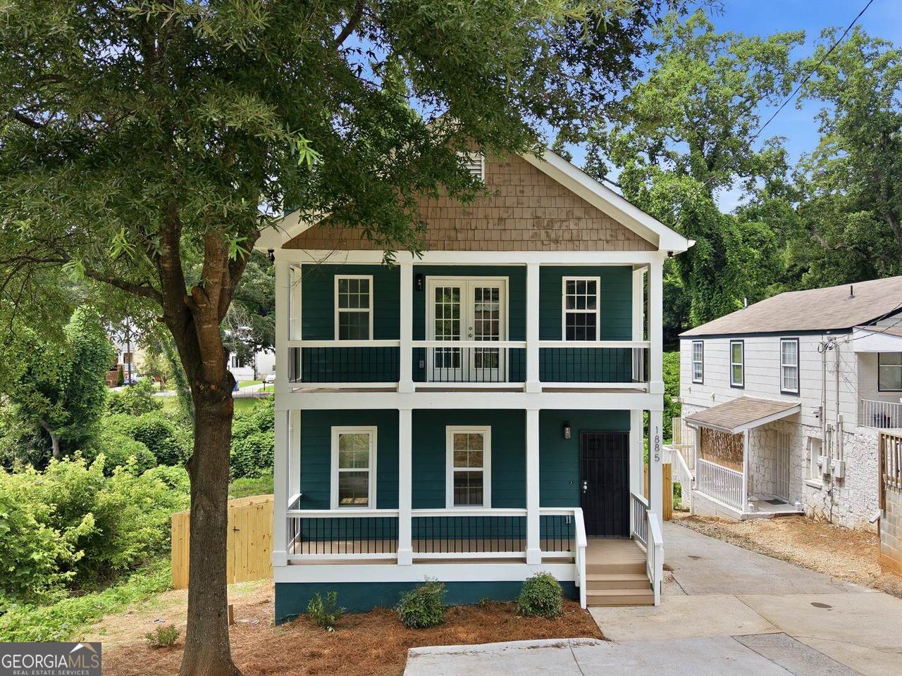 1885 Lakewood Avenue - Photo 1