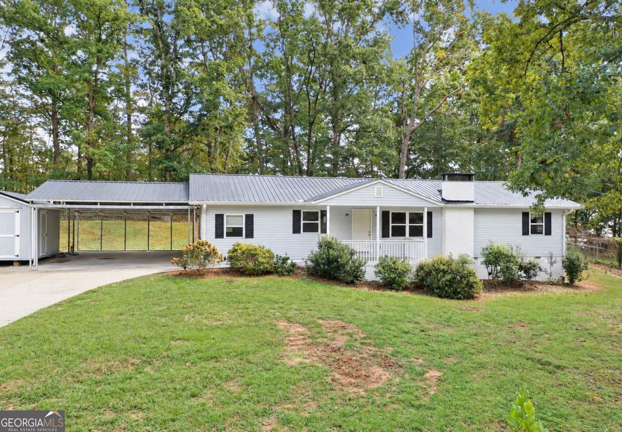 208 Yonah Circle - Photo 1
