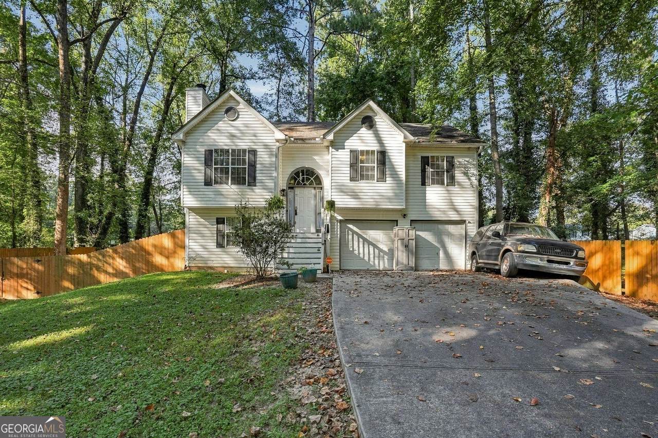 1568 Pine Circle - Photo 1