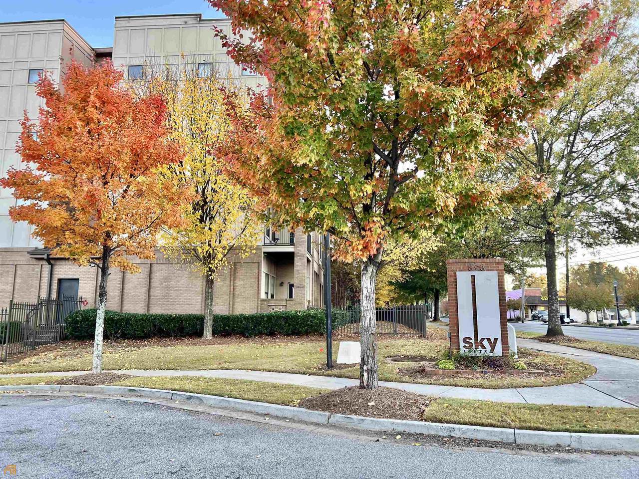 898 Oak Street - Photo 1
