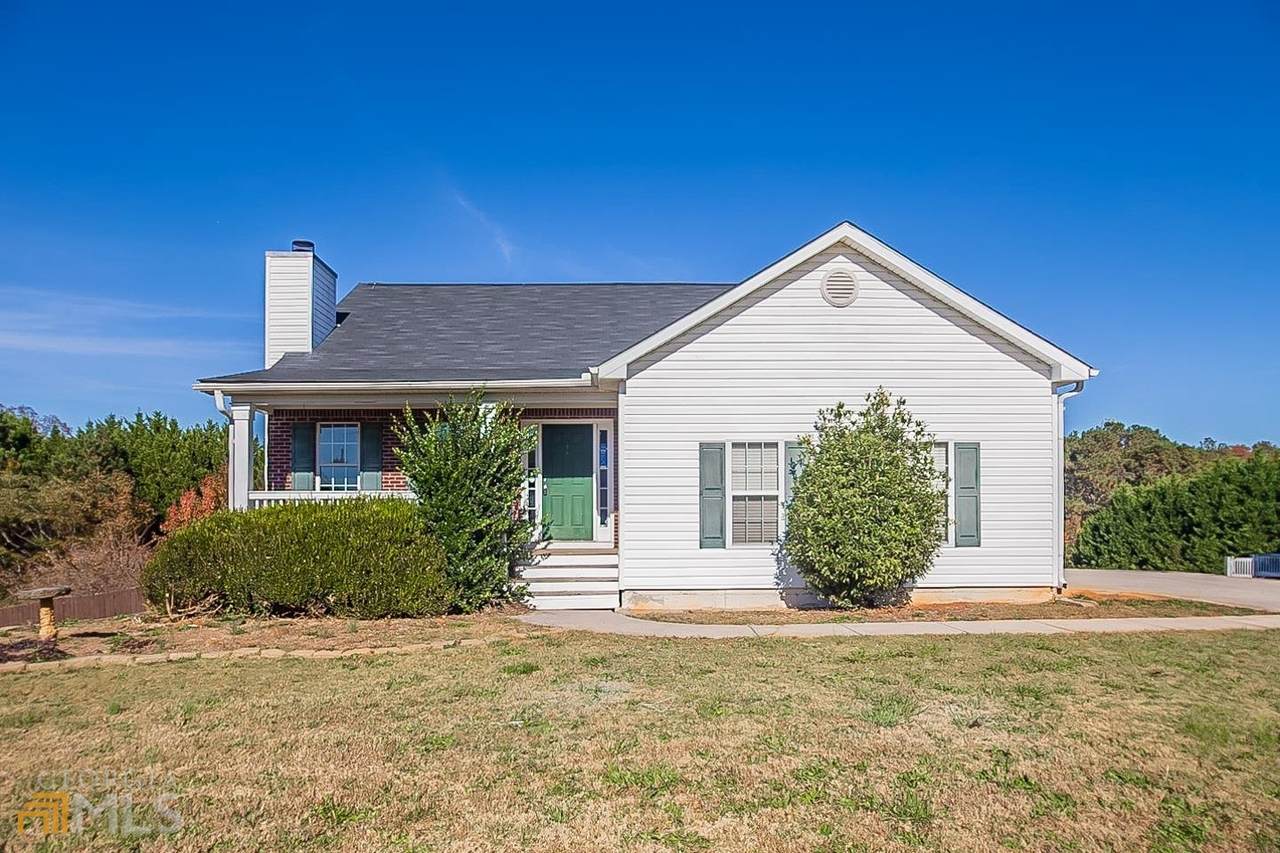 145 Hillcrest - Photo 1