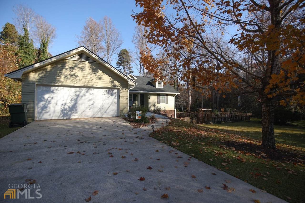17 Beaverbrook - Photo 1