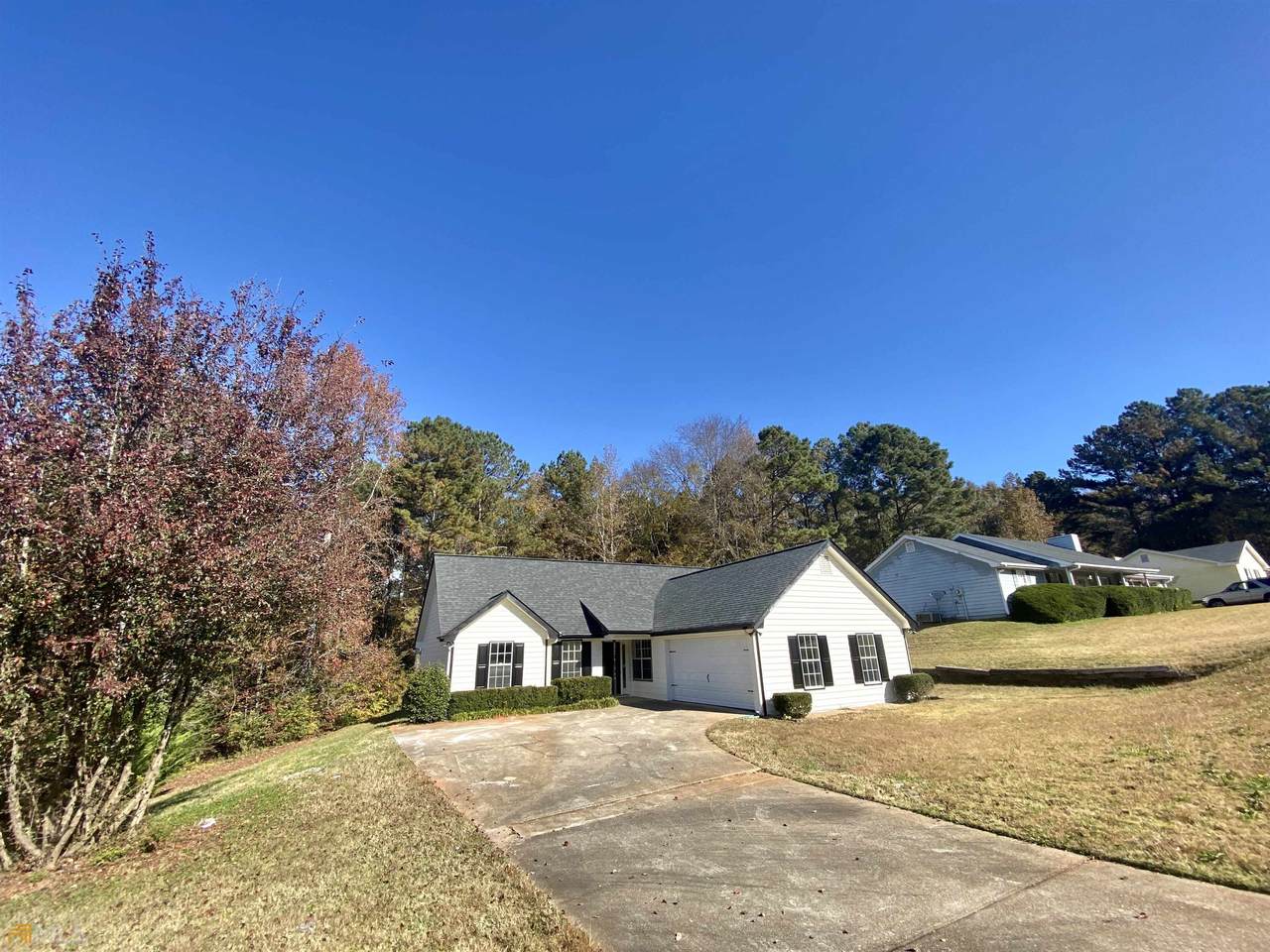 240 Laurel Way - Photo 1