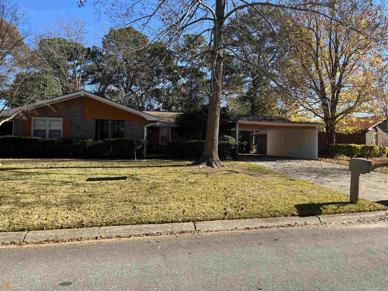 215 Valencia Circle - Photo 1
