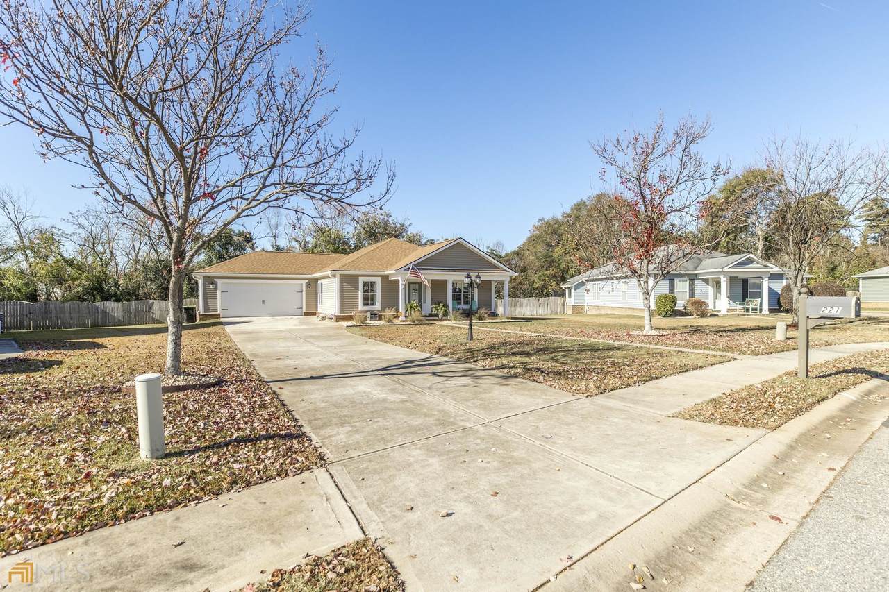 221 Courthouse Lane - Photo 1