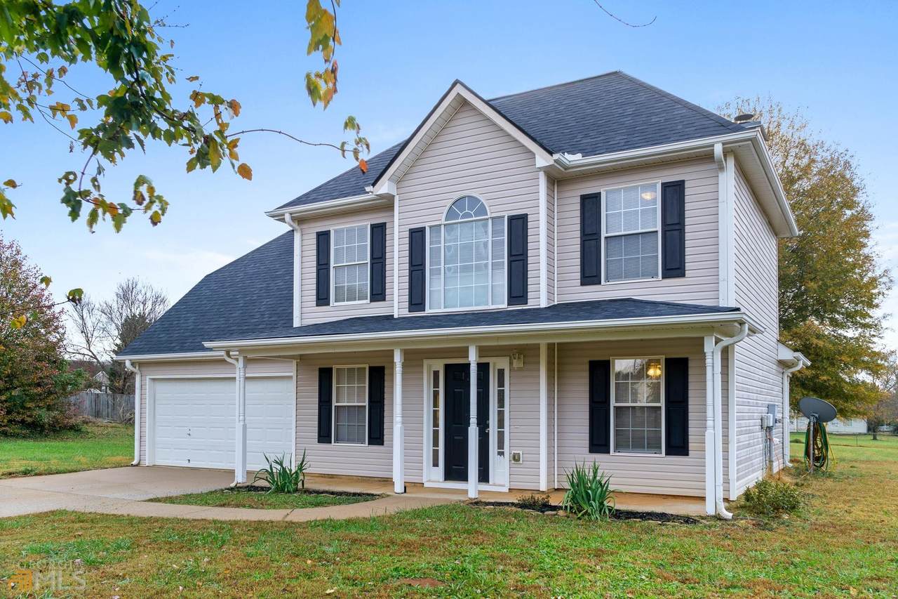 1106 Larkspur Drive - Photo 1