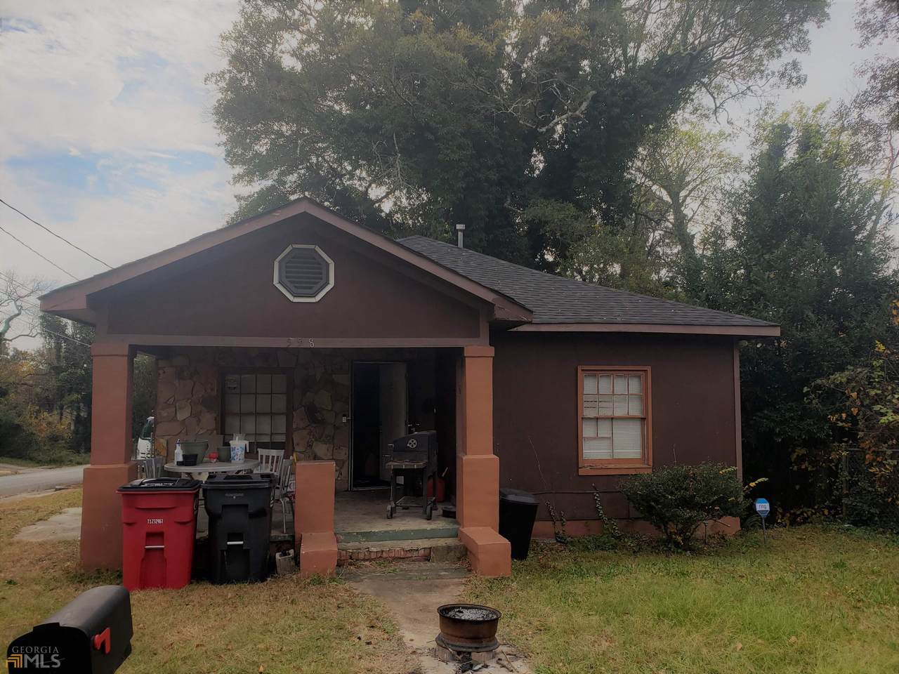 558 Cleveland Street - Photo 1