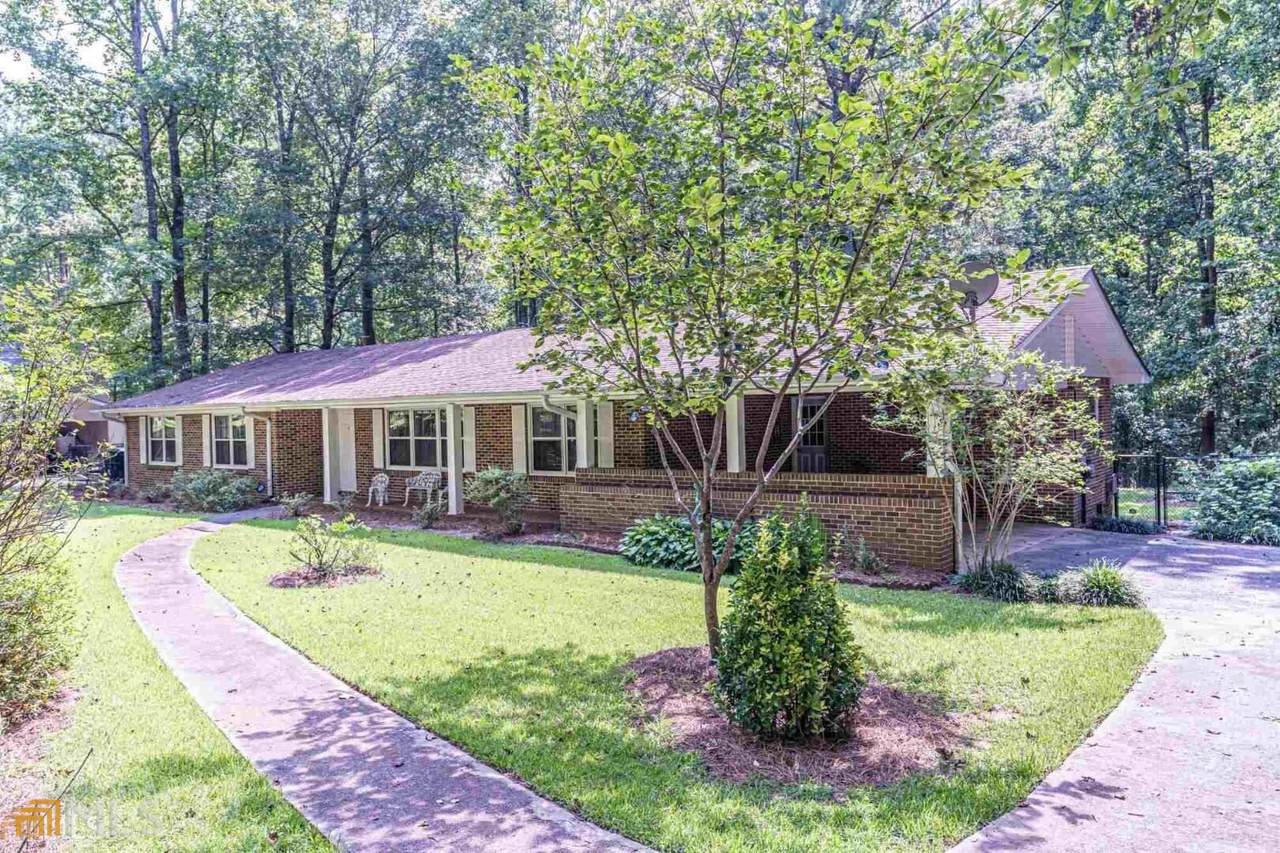 132 Windsor Drive - Photo 1