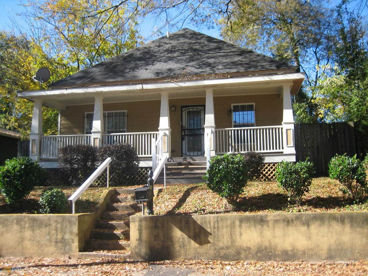 733 Garibaldi St - Photo 1