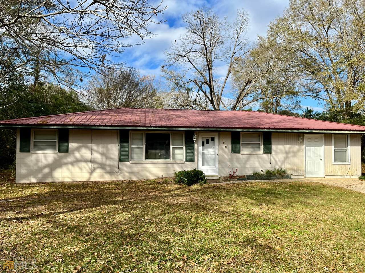 206 Hobbins Drive - Photo 1