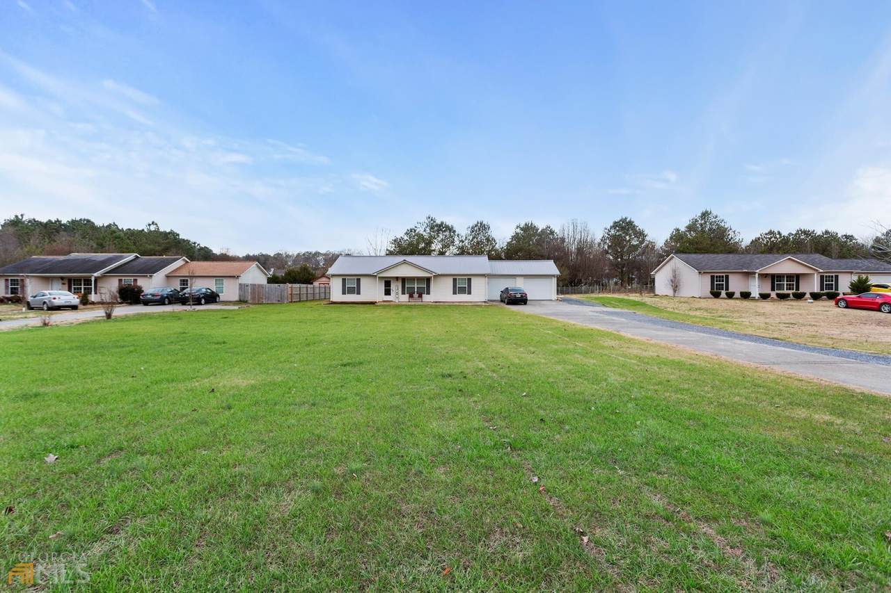 226 Julie Lane - Photo 1