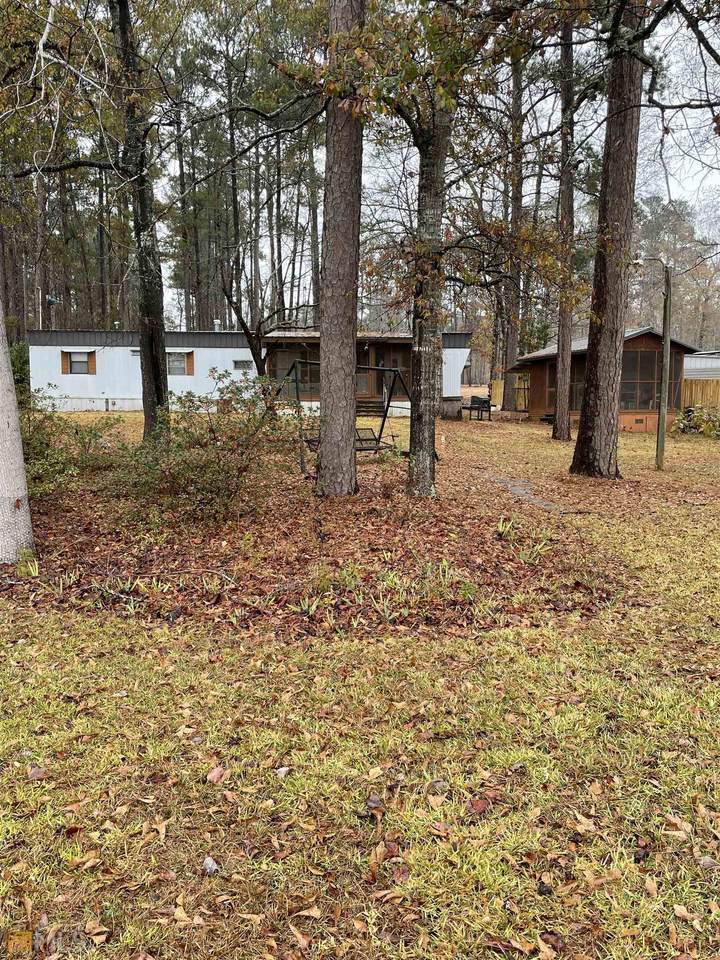 225 Pinewood Drive - Photo 1