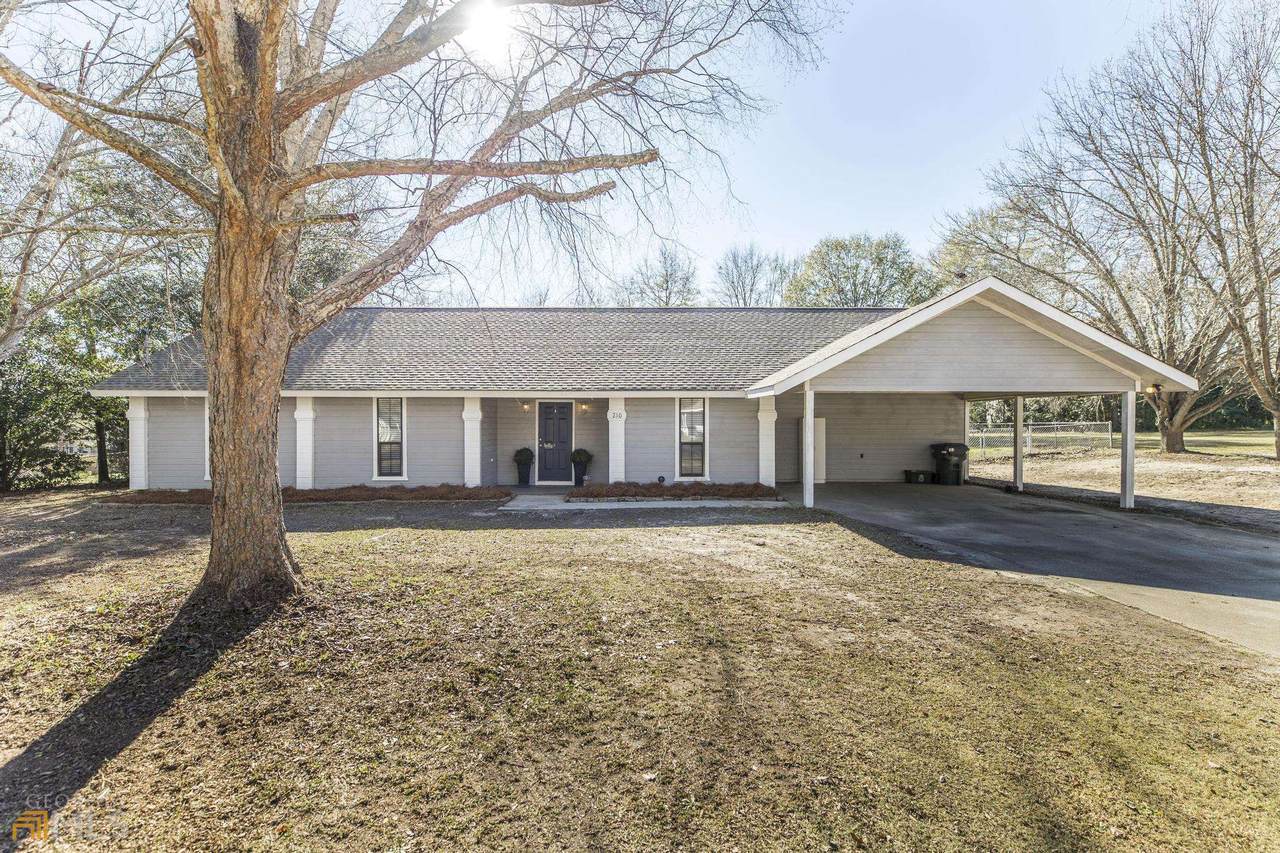210 Oak Ridge Drive - Photo 1