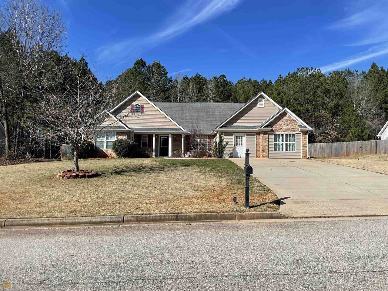 190 Woodlands Drive - Photo 1