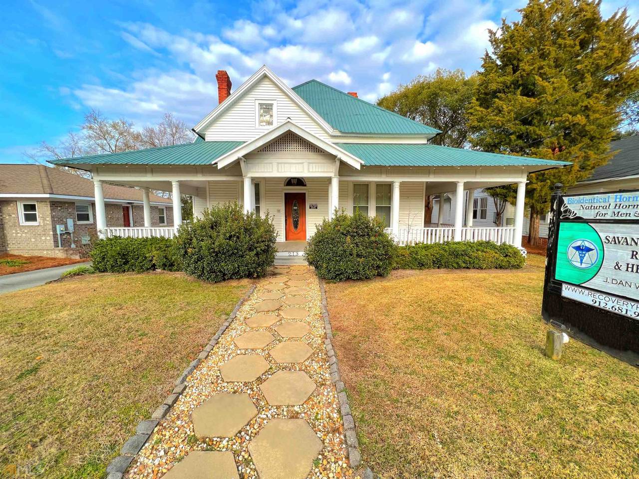 213 Savannah Avenue - Photo 1