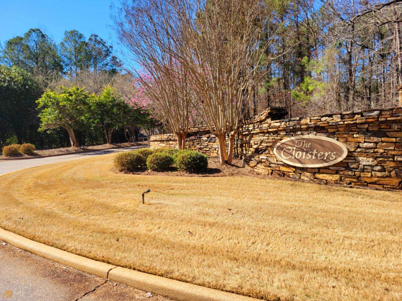 306 Canterbury Drive - Photo 1