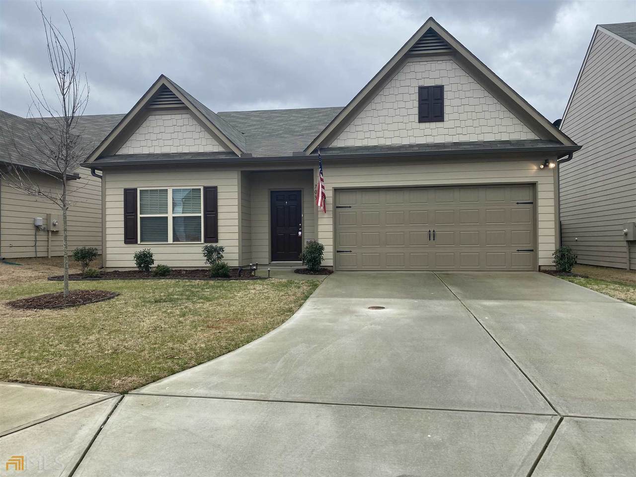 703 Independence Avenue - Photo 1