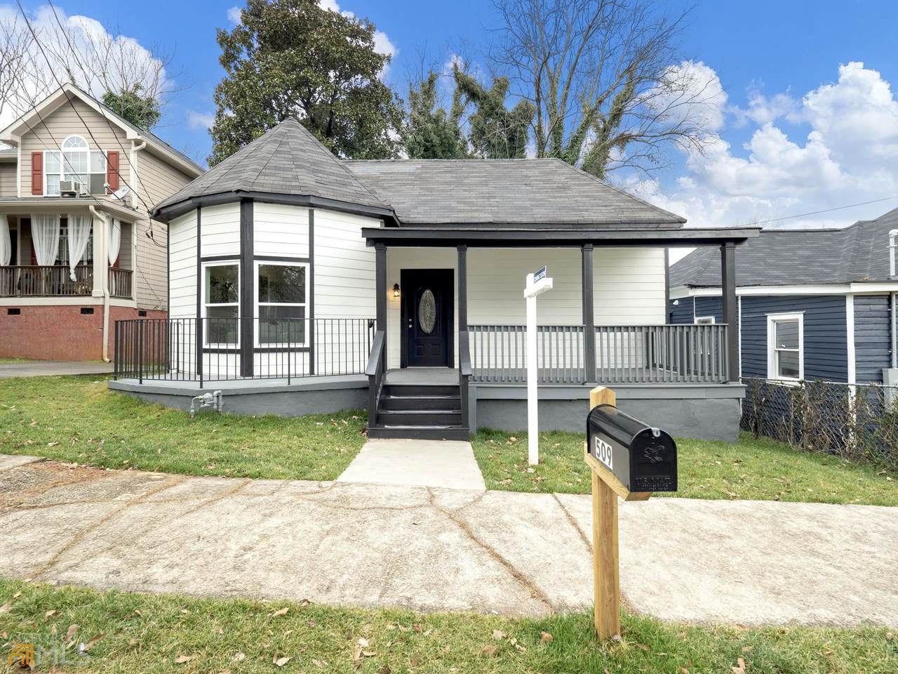 509 Roy - Photo 1