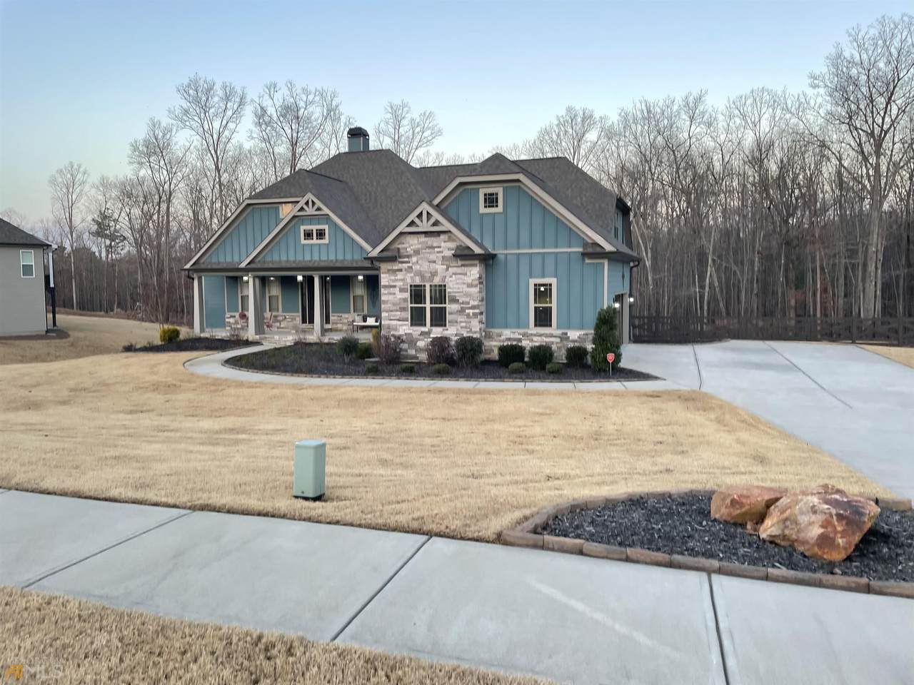207 Blue Point Parkway - Photo 1