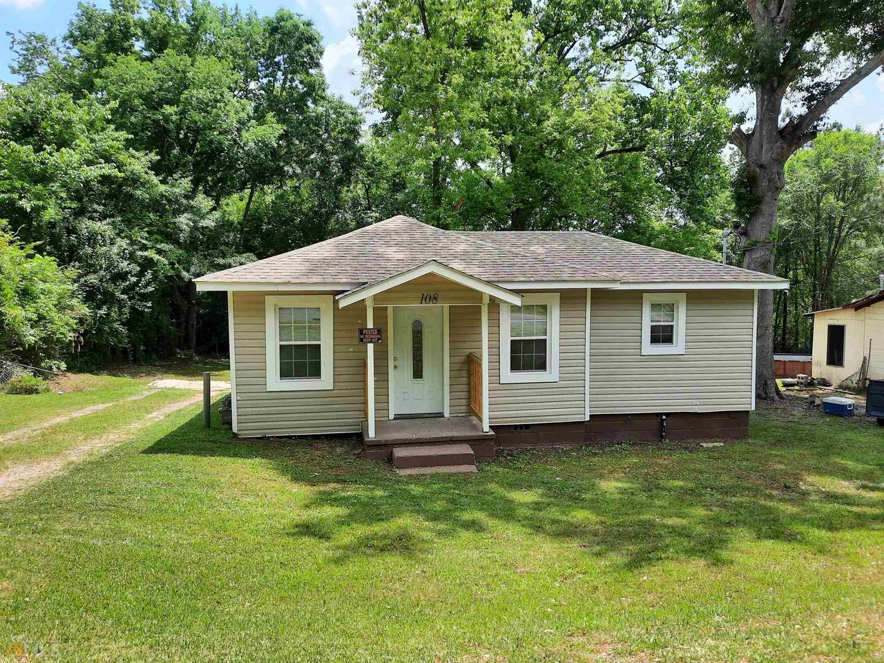108 Hardwick - Photo 1