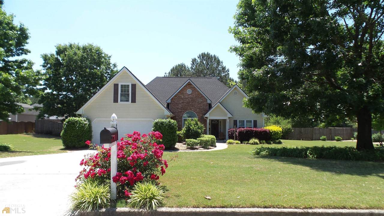 819 Winding Grove - Photo 1